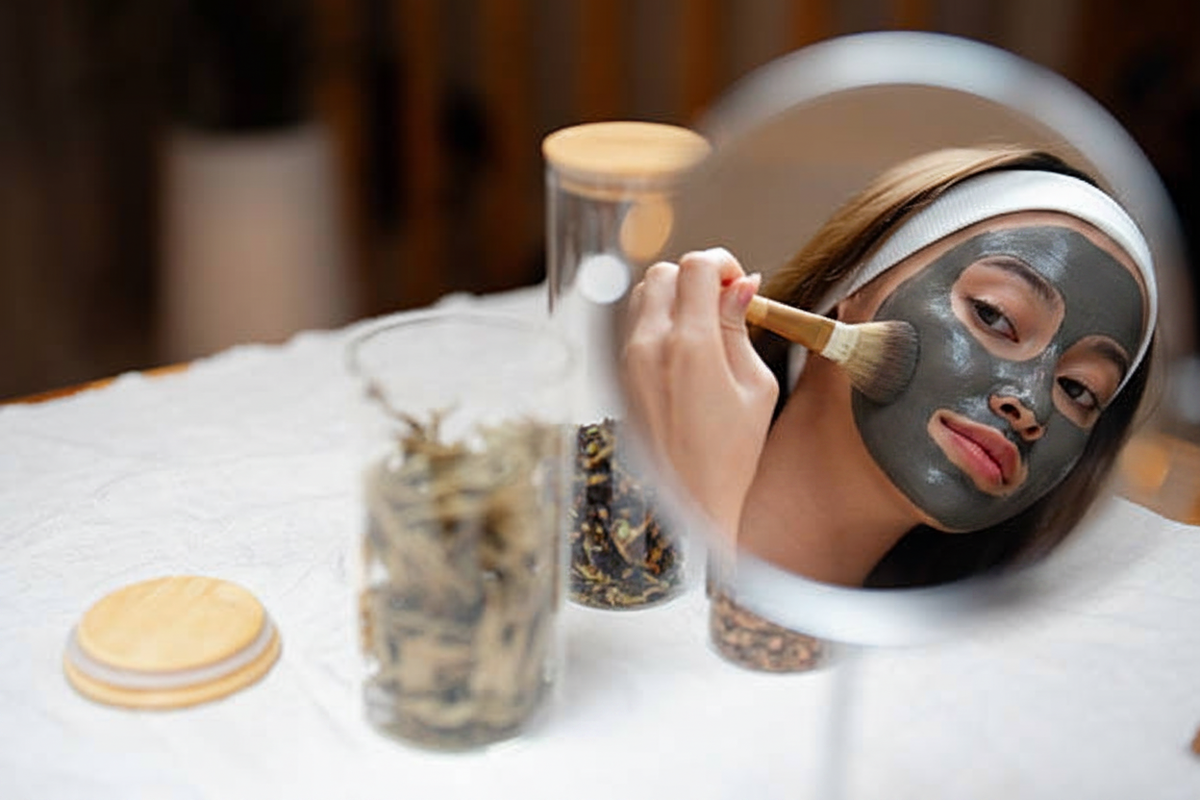 Black Tea Leaf Extract in Skincare: The Less Famous Sibling