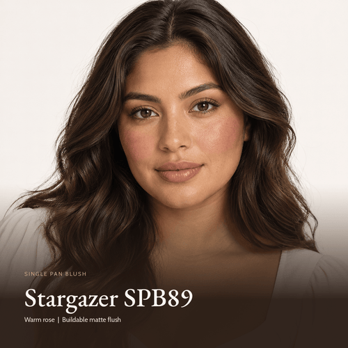 Model with Single Pan Blush in Stargazer SPB89